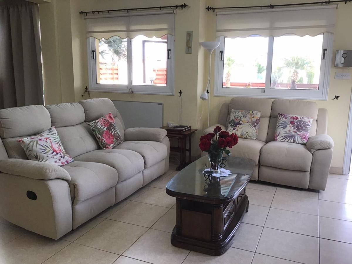 Carolyn Villa Is A Luxury 4-Bedroom Villa With Private Pool In Айя Напа Екстериор снимка