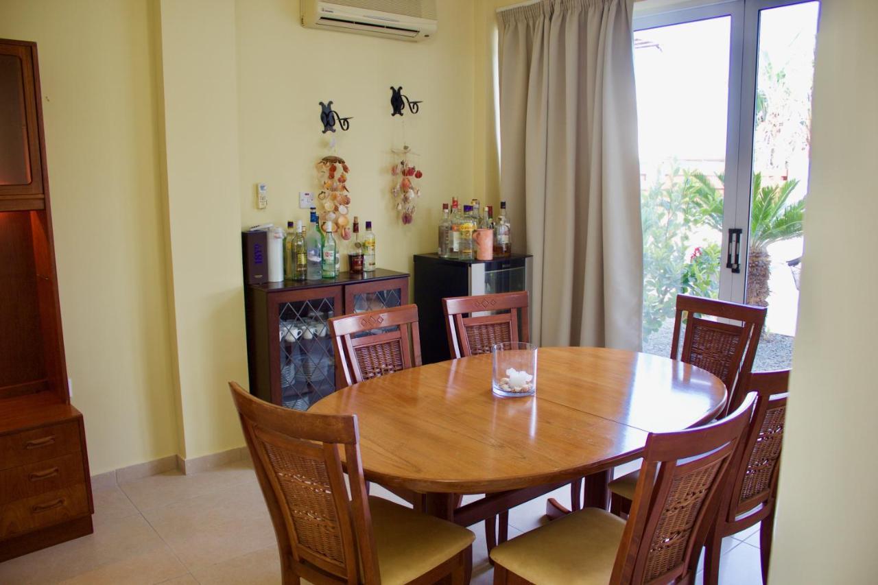 Carolyn Villa Is A Luxury 4-Bedroom Villa With Private Pool In Айя Напа Екстериор снимка
