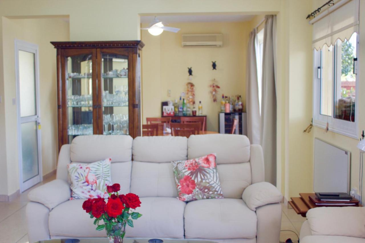 Carolyn Villa Is A Luxury 4-Bedroom Villa With Private Pool In Айя Напа Екстериор снимка