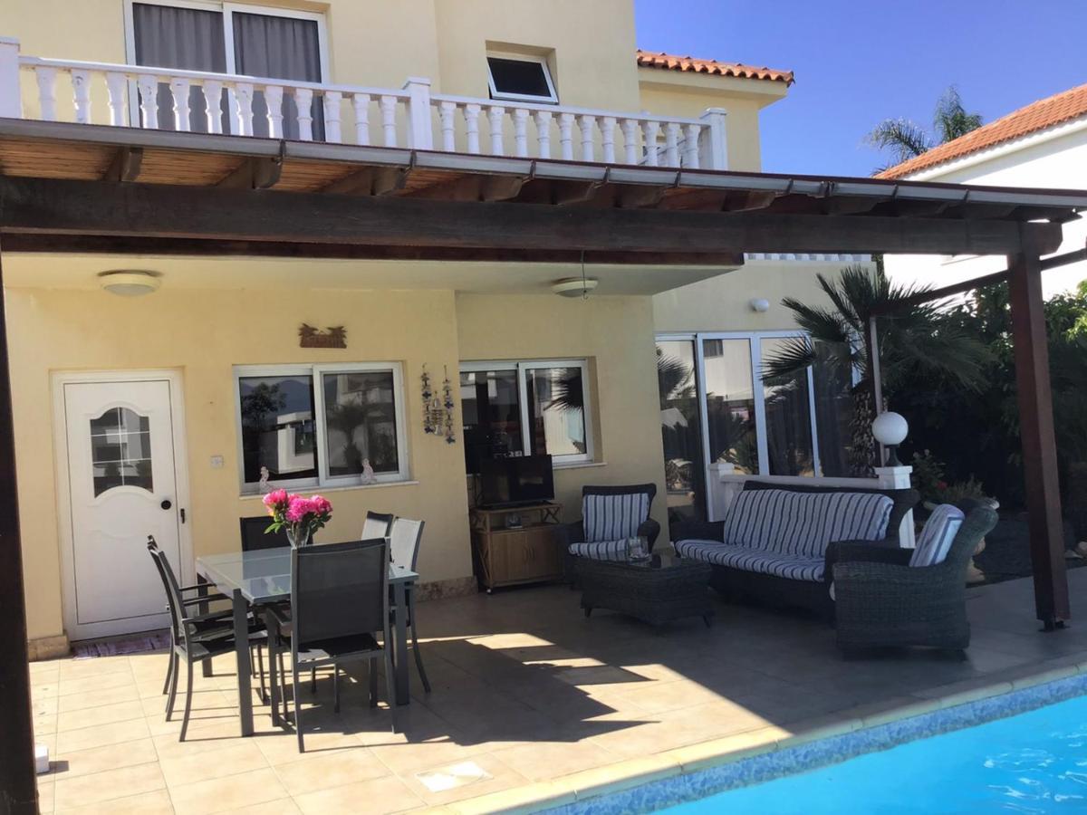 Carolyn Villa Is A Luxury 4-Bedroom Villa With Private Pool In Айя Напа Екстериор снимка