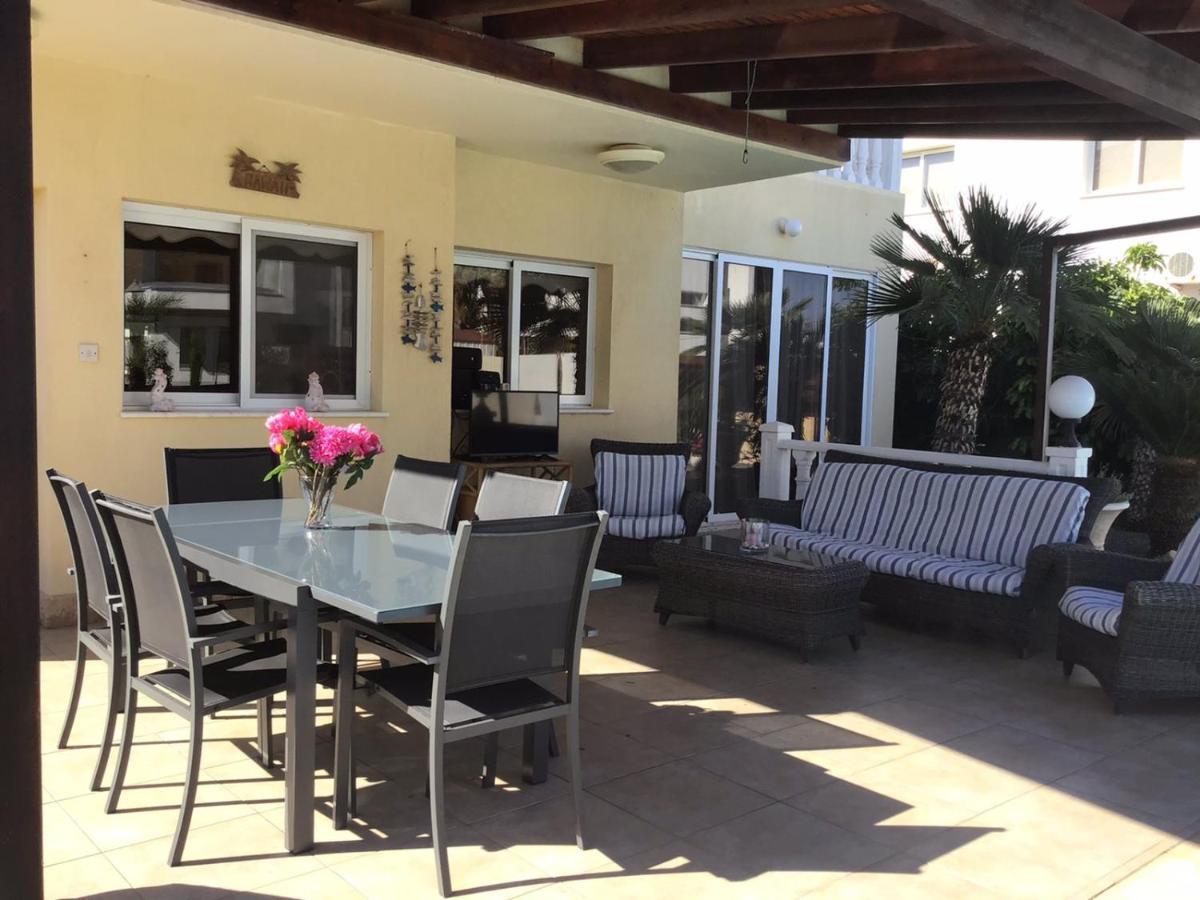 Carolyn Villa Is A Luxury 4-Bedroom Villa With Private Pool In Айя Напа Екстериор снимка